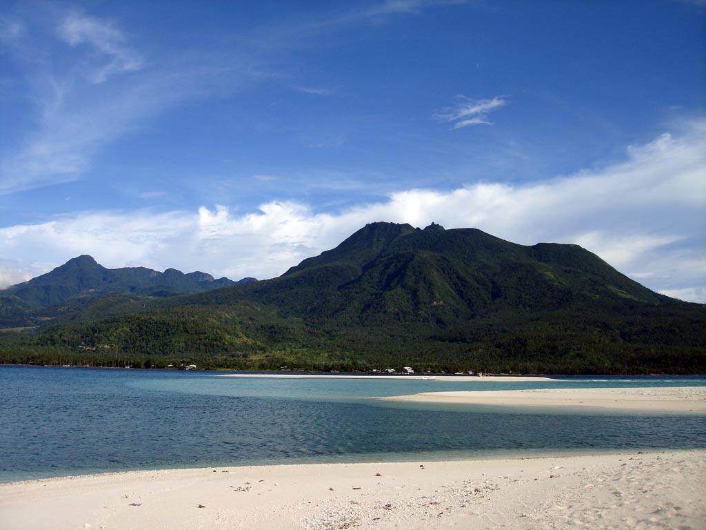 Camiguin Volcan Beach Eco Retreat & Dive Resort Мамбахао Экстерьер фото