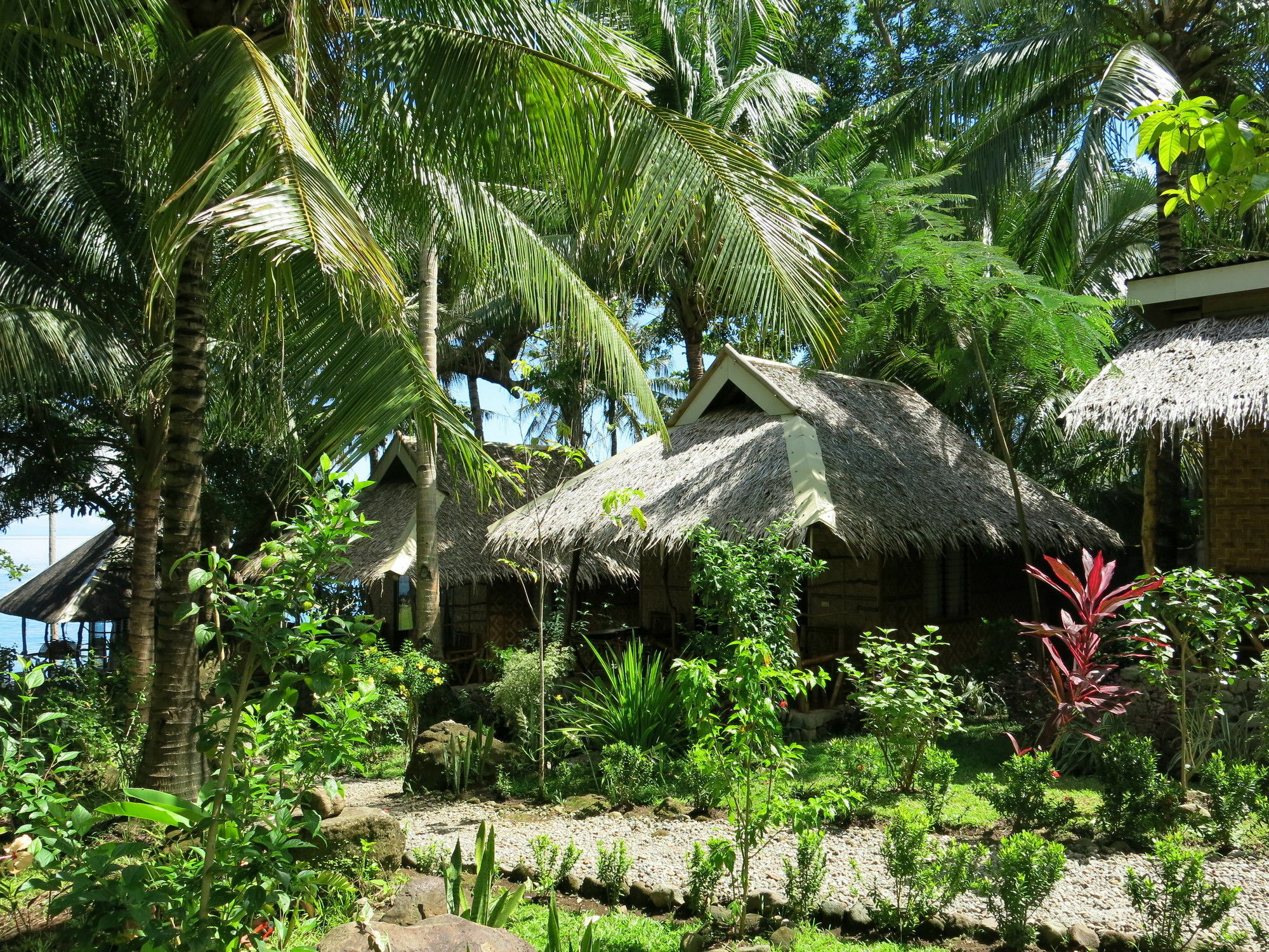 Camiguin Volcan Beach Eco Retreat & Dive Resort Мамбахао Экстерьер фото